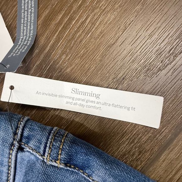 Talbots High-Rise Crop Flare Jeans 6 PETITE, New with Tags, Denim, Everyday Fall - Picture 4 of 13